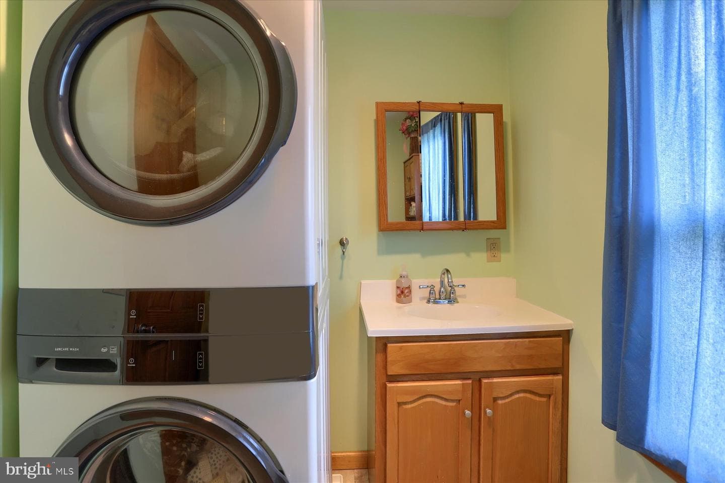 2 E Clements Street photo 14