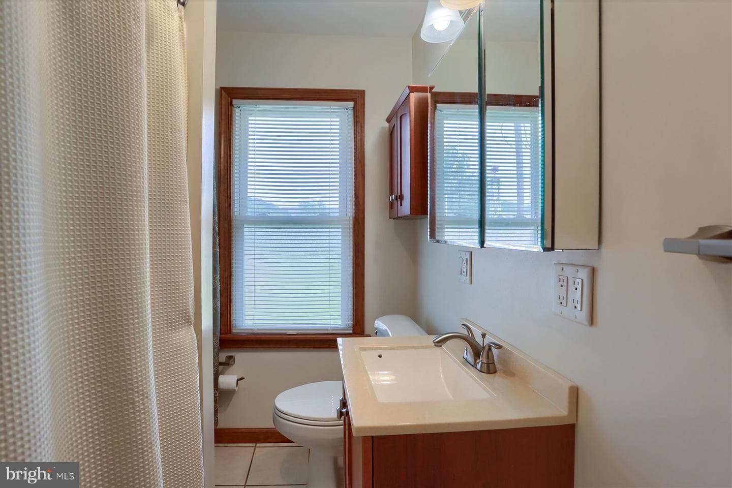 2 E Clements Street photo 16