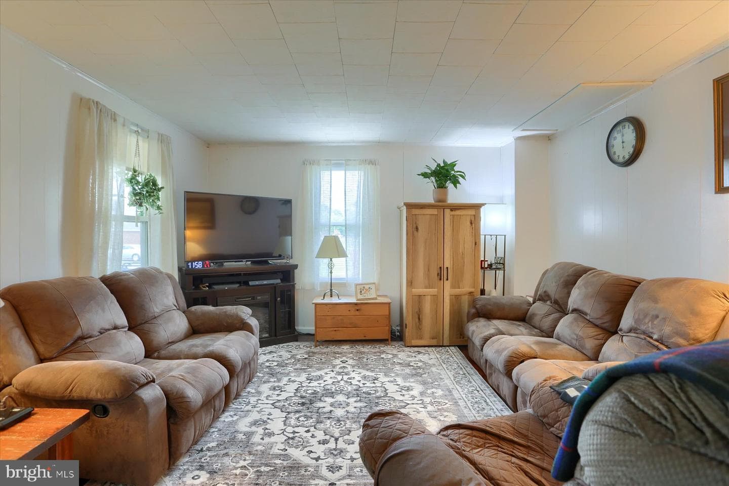 2 E Clements Street photo 4