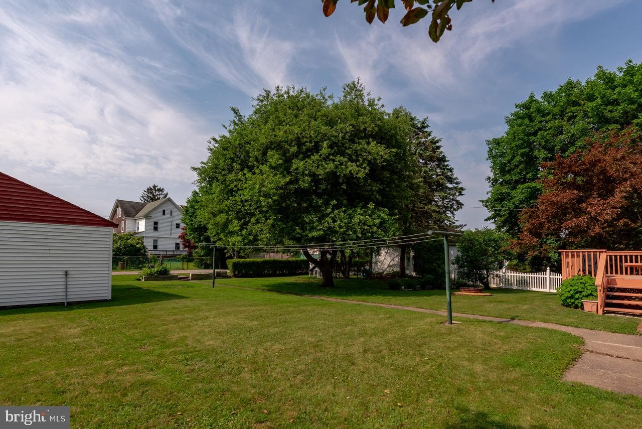 18 E Pine Street photo 31