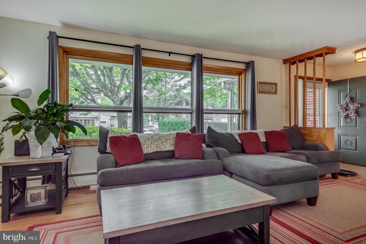 18 E Pine Street photo 8