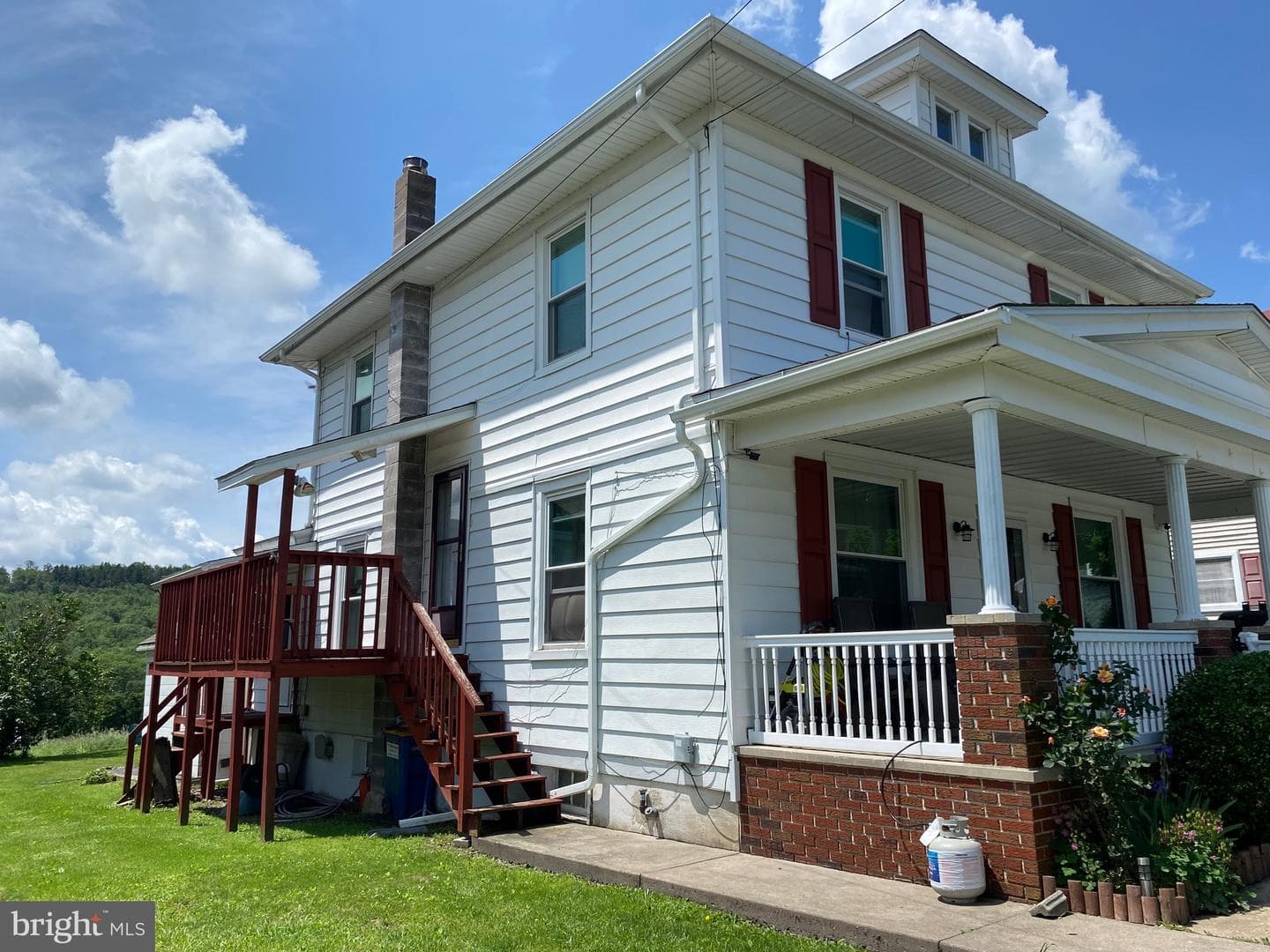 933 Barnesville Drive photo 4