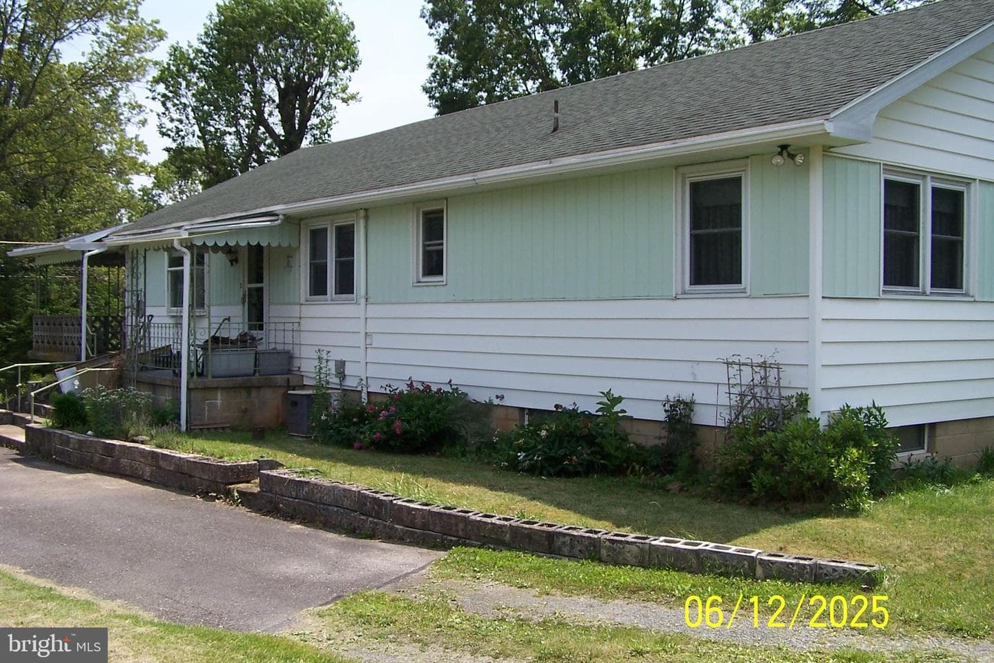 262 Claremont Avenue photo 28