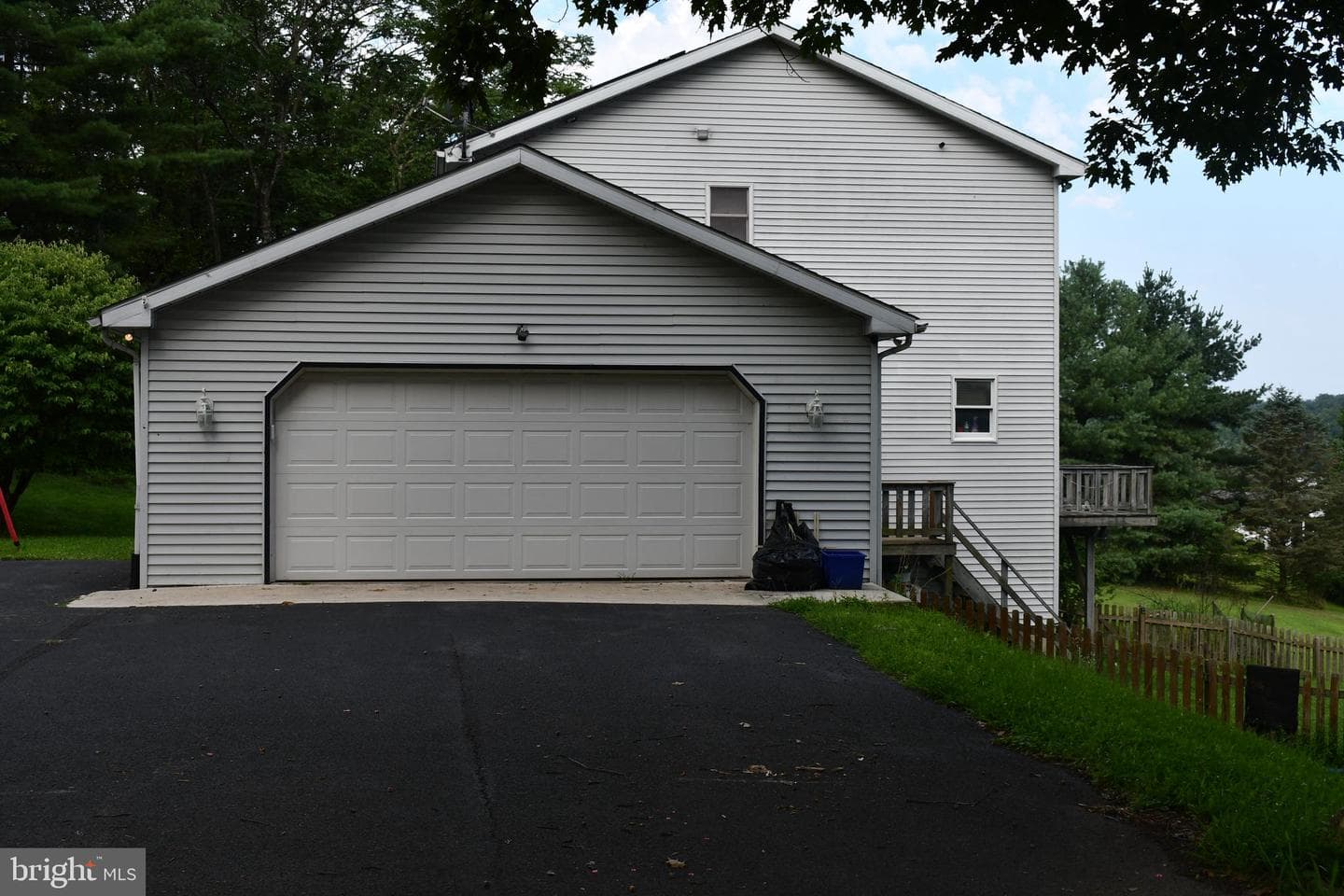 711 Stallion Drive photo 2