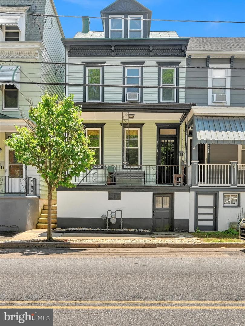 1531 W Market Street photo 2