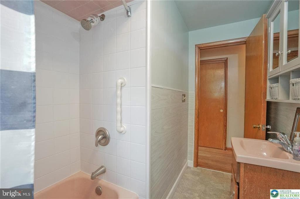 201 Lincoln Dr photo 46