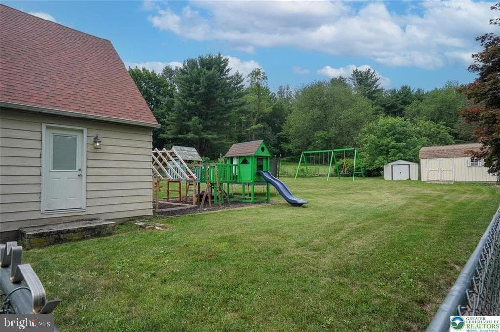 201 Lincoln Dr photo 53