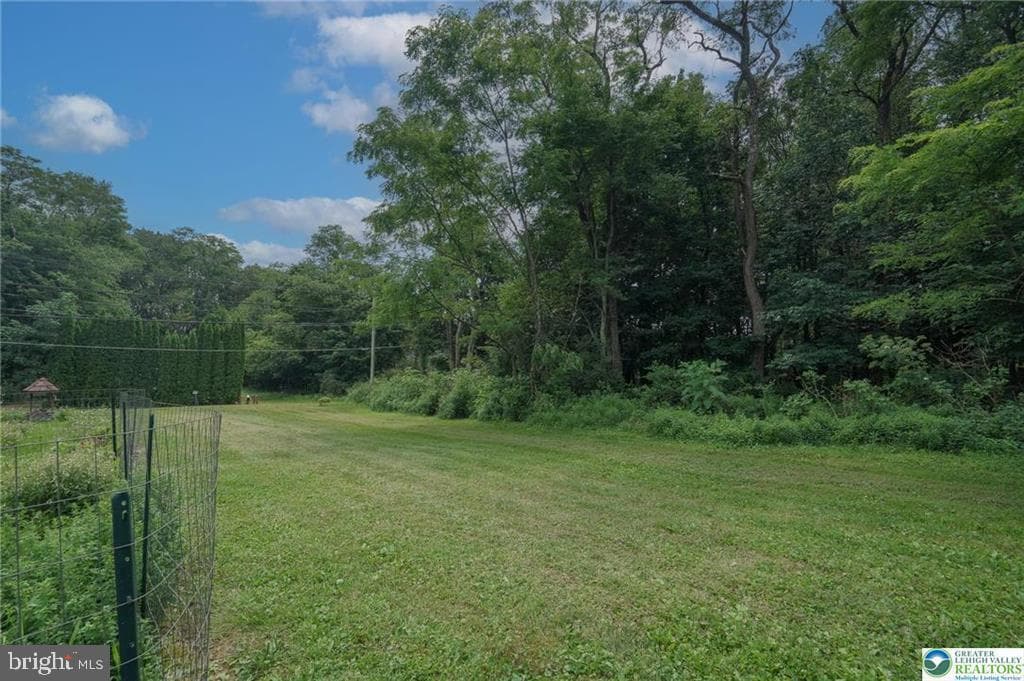 201 Lincoln Dr photo 60