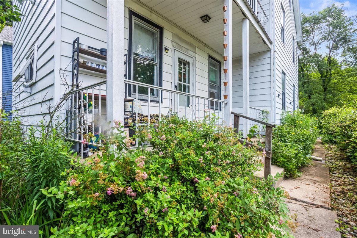 68 Carbon Street photo 3