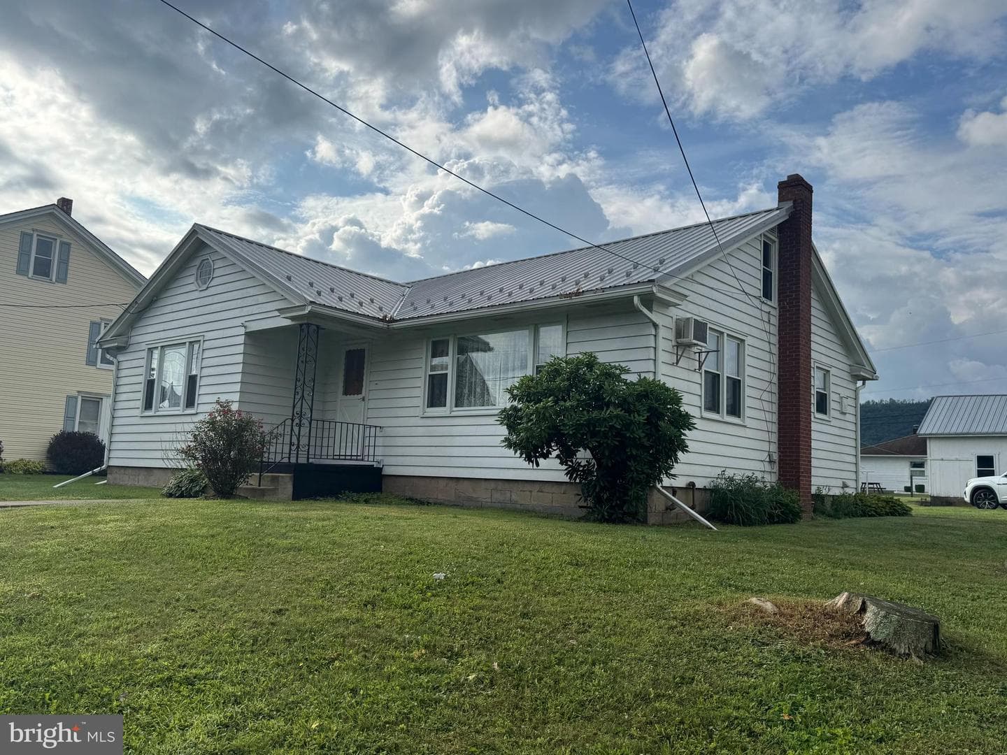 513 E Chestnut Street photo 3