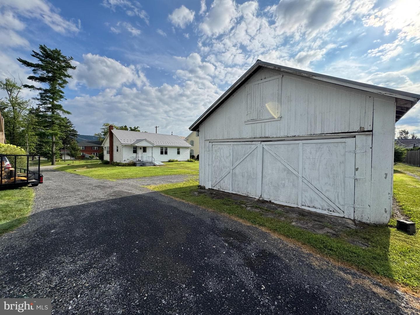 513 E Chestnut Street photo 8