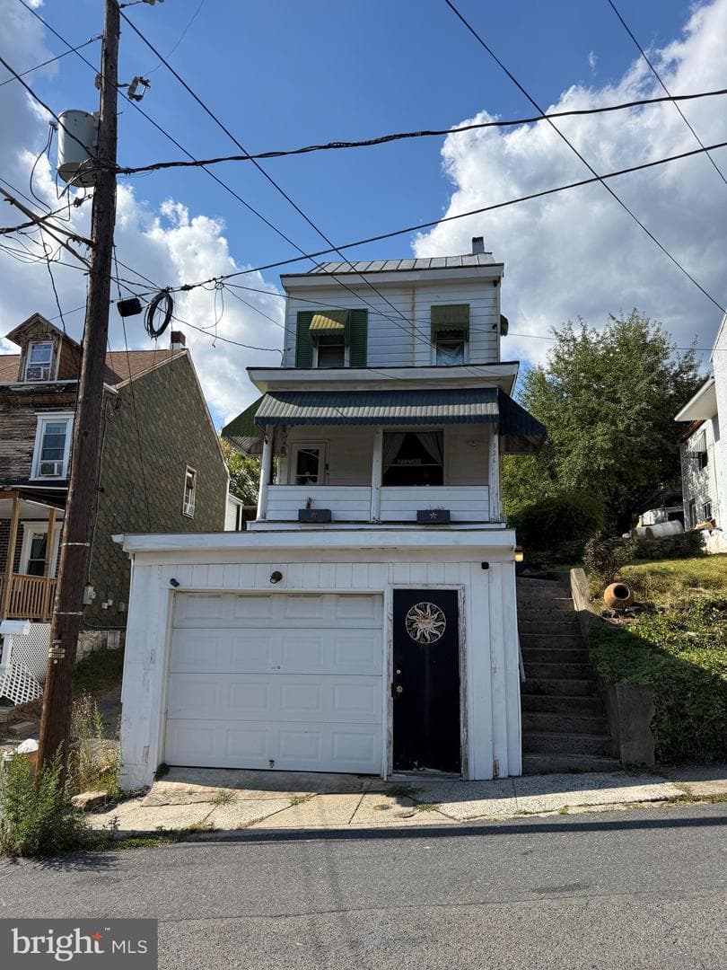 326 E Race Street photo 2