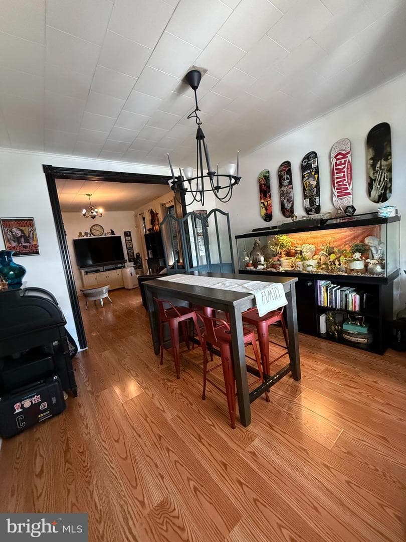 326 E Race Street photo 4