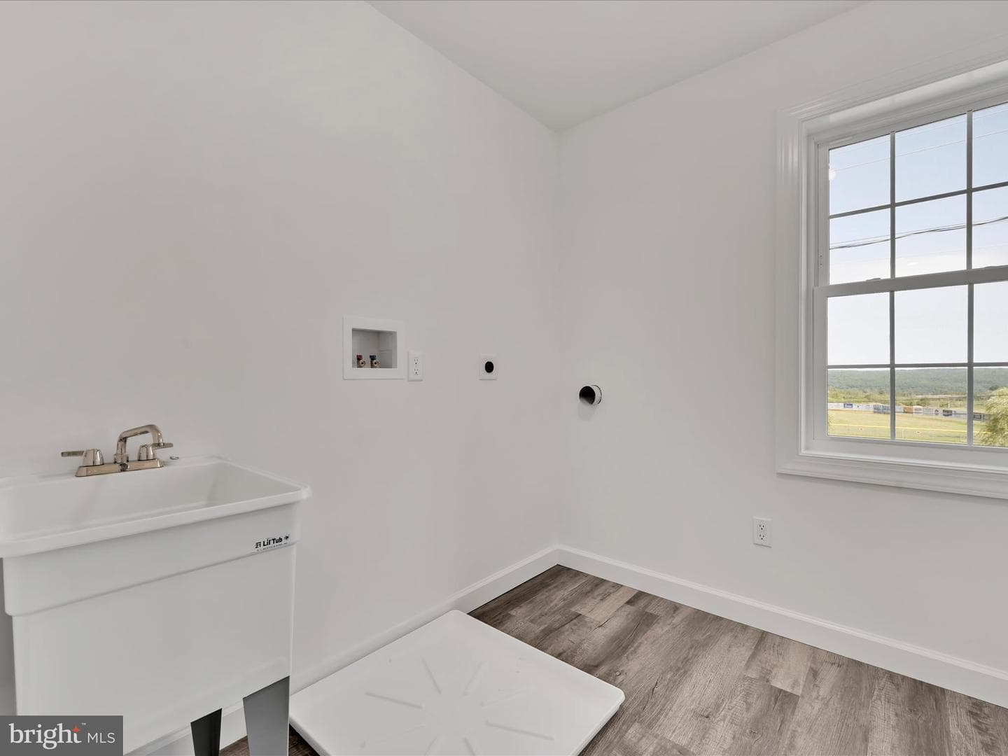 220 W High Street photo 15