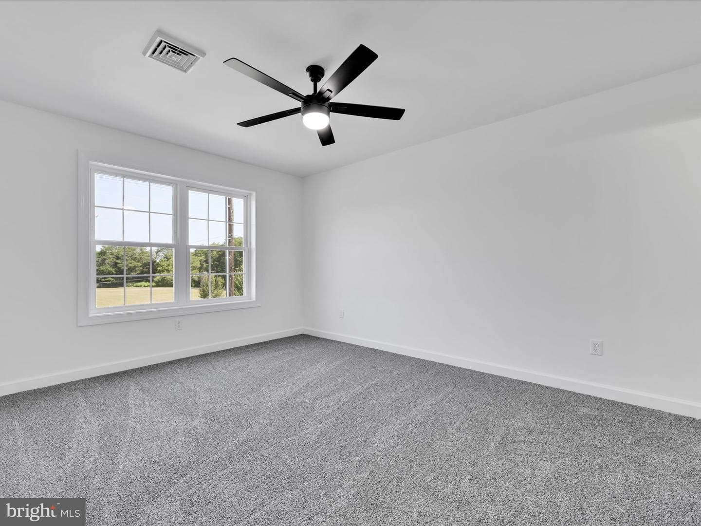 220 W High Street photo 17