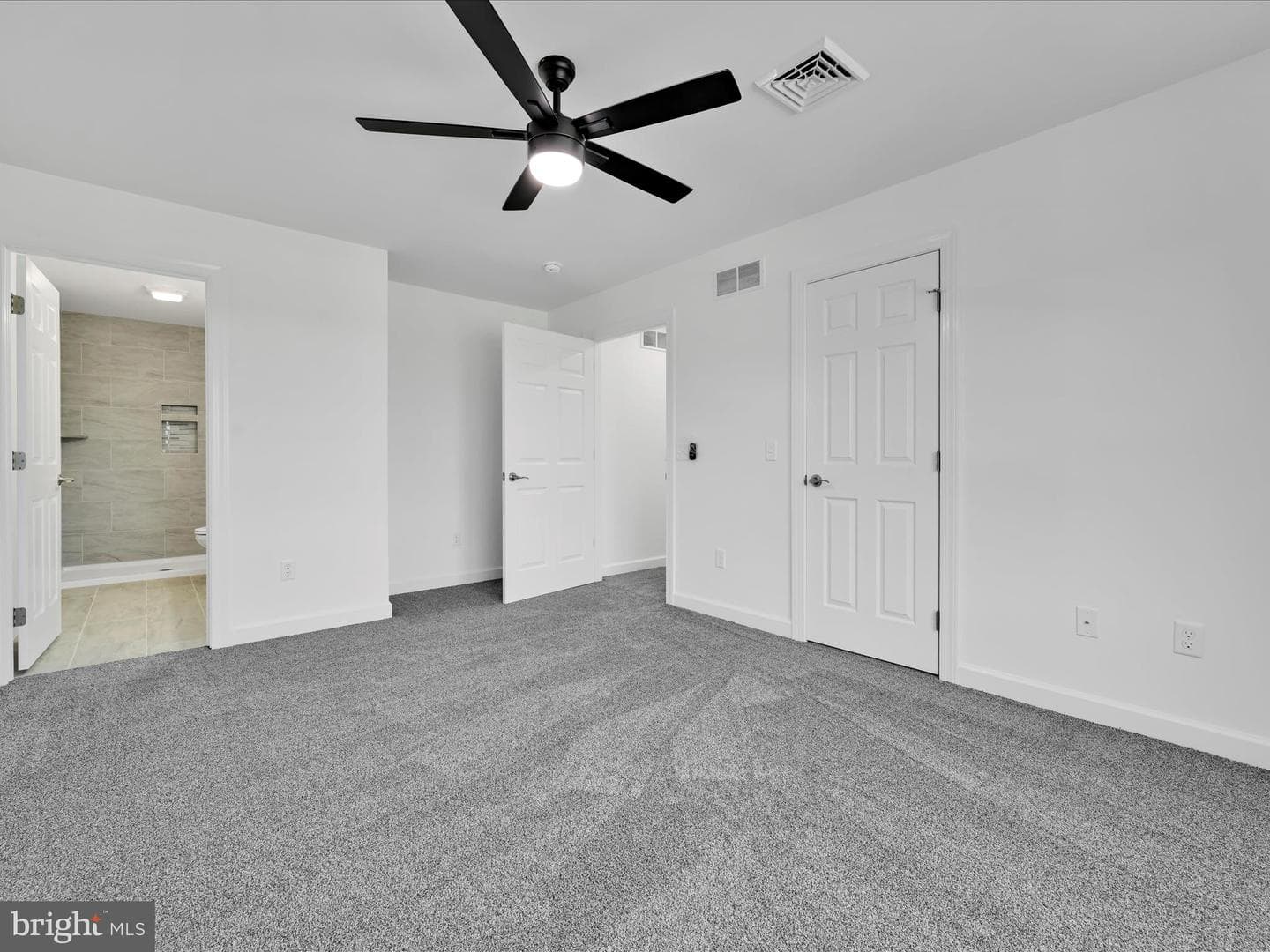 220 W High Street photo 18
