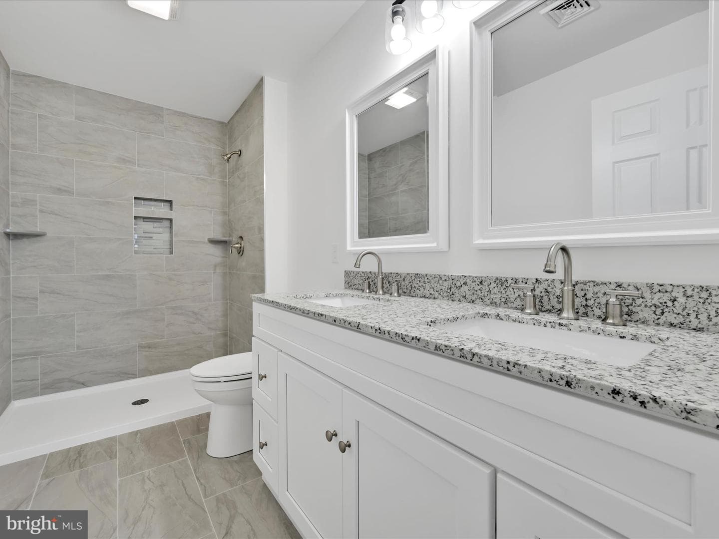 220 W High Street photo 19