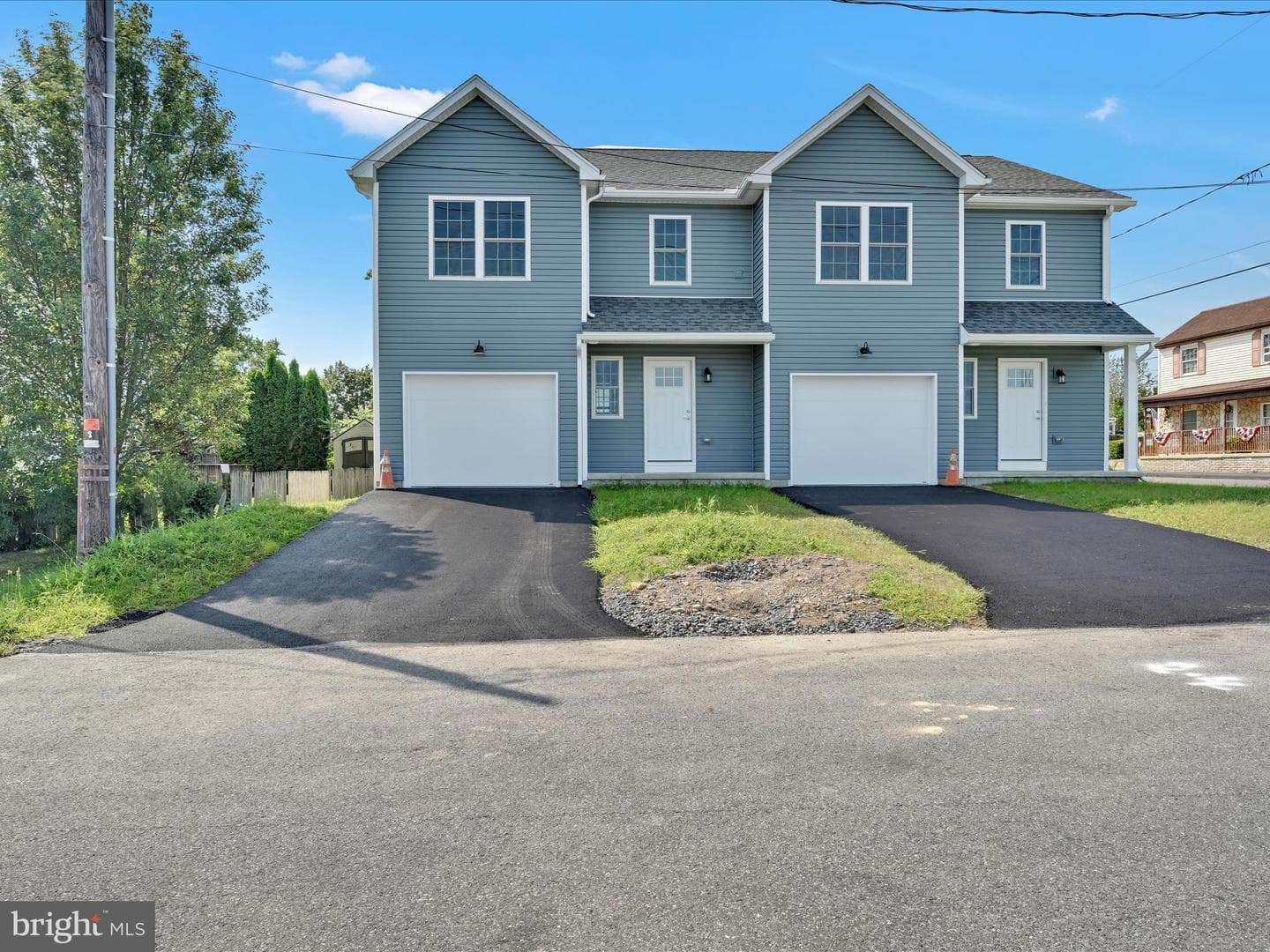 220 W High Street photo 2