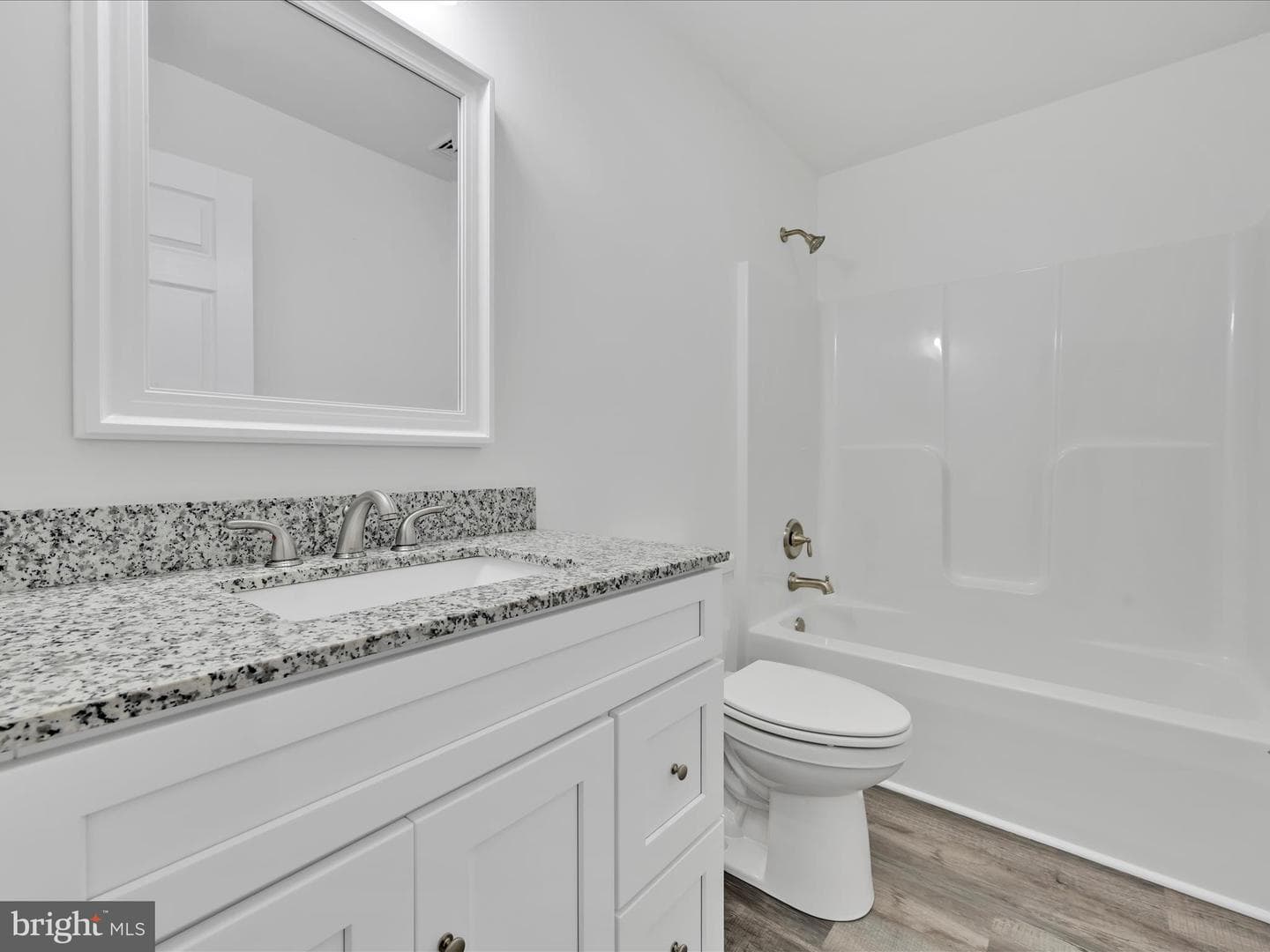 220 W High Street photo 20
