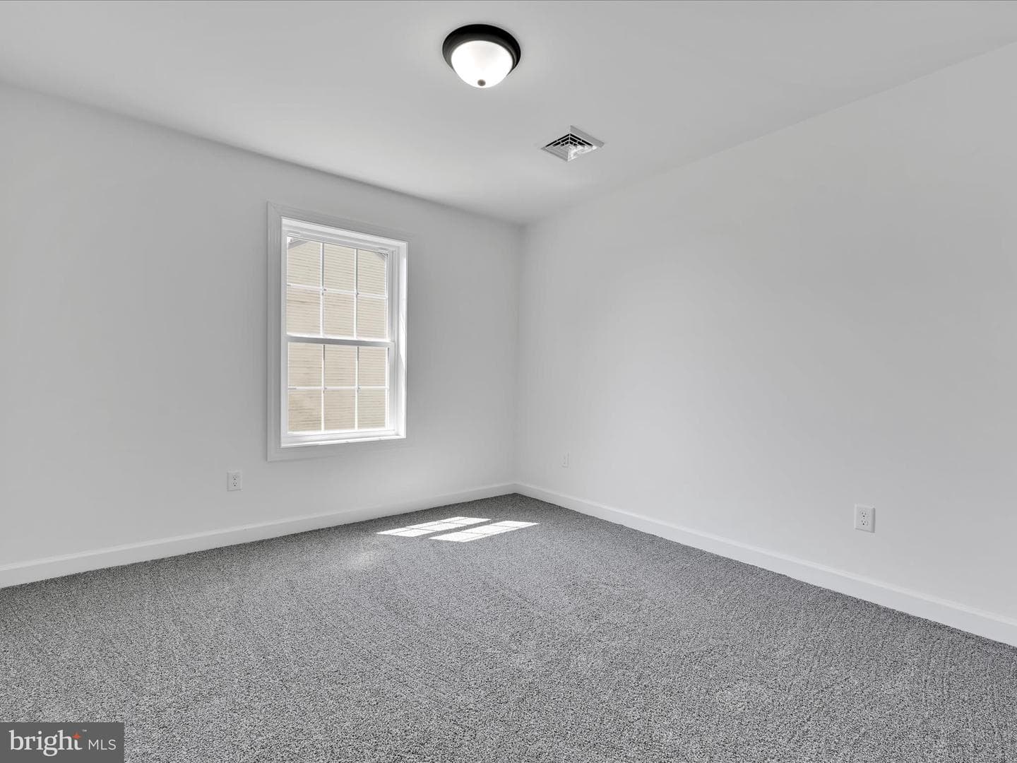 220 W High Street photo 21