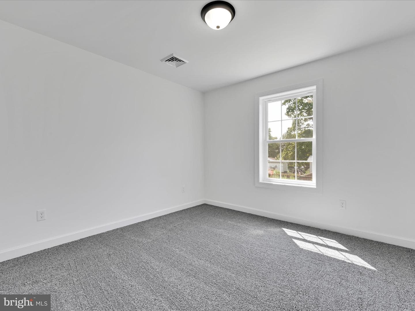 220 W High Street photo 23