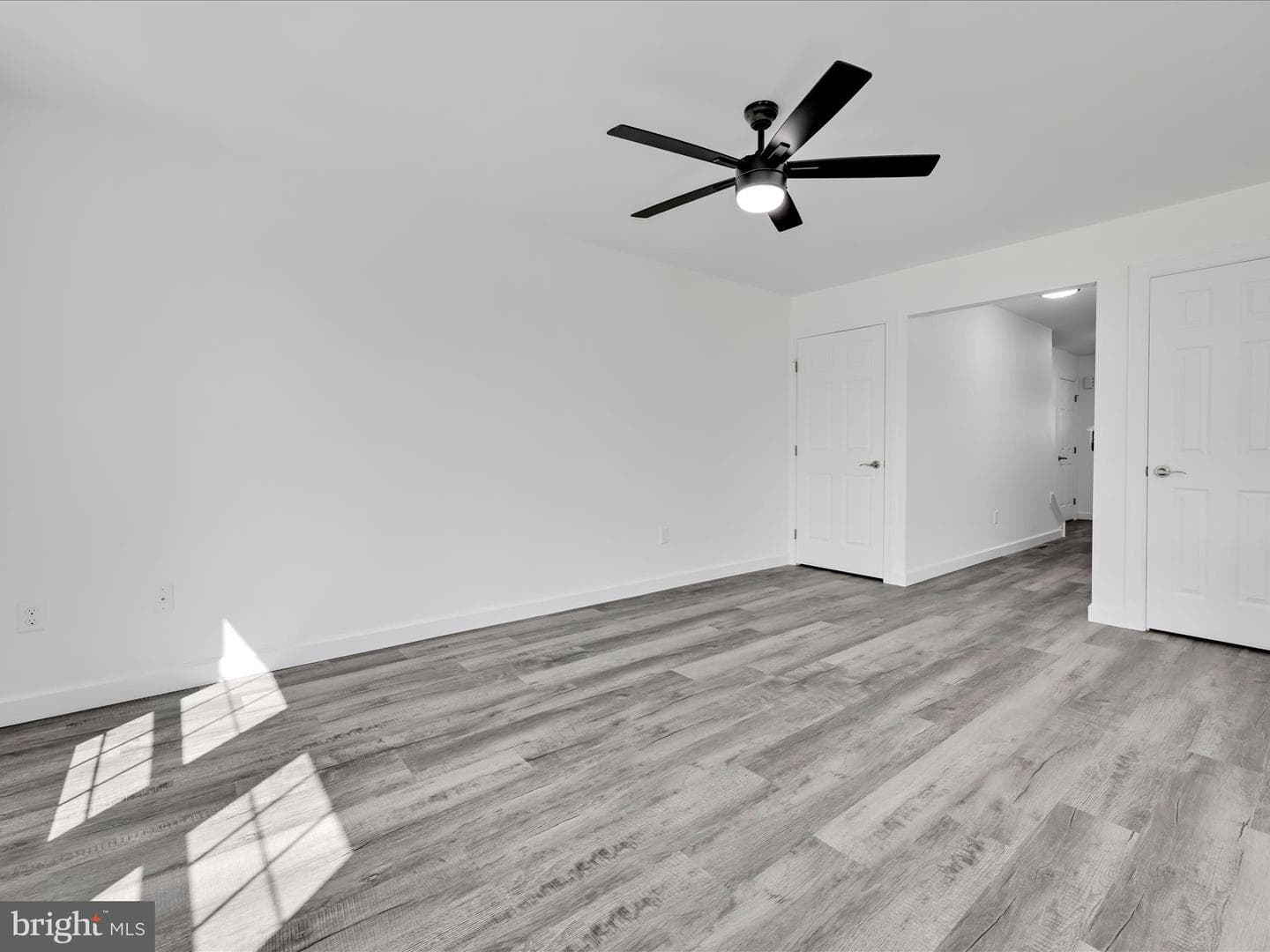 220 W High Street photo 7