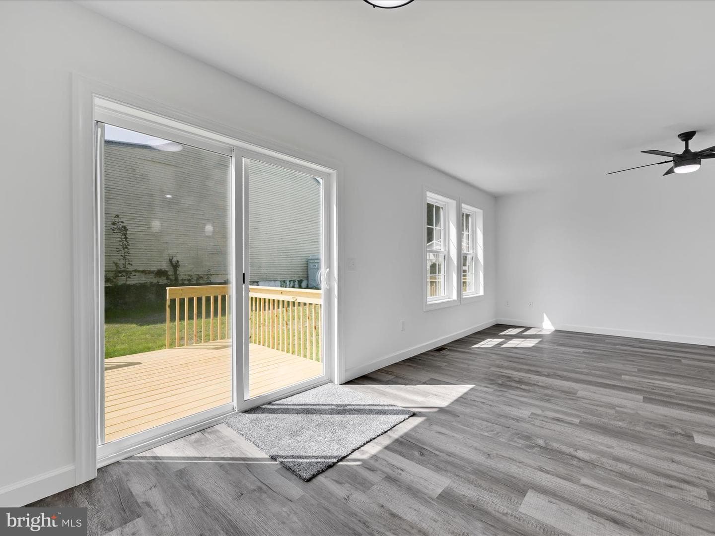 220 W High Street photo 9