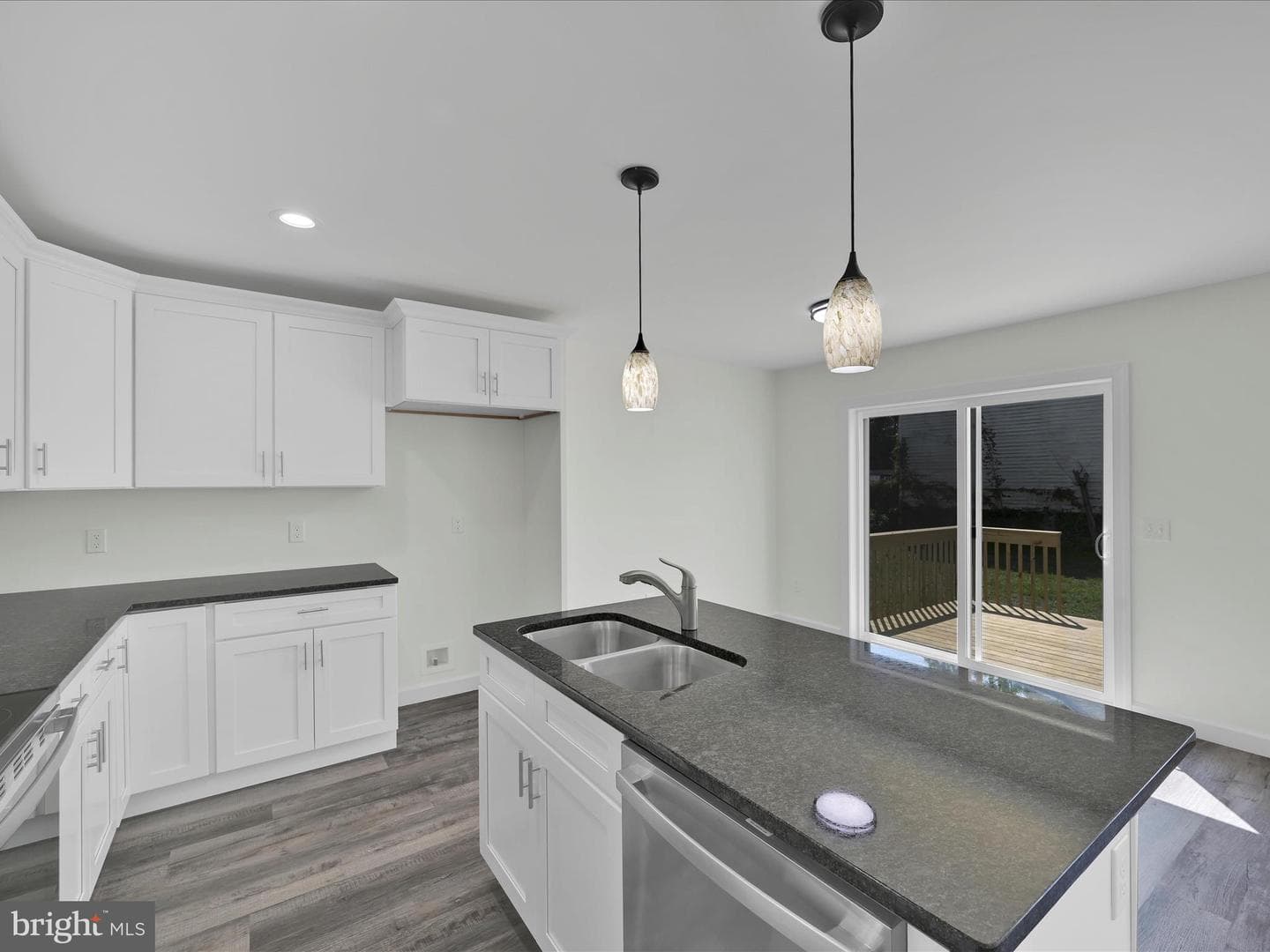 218 W High Street photo 10