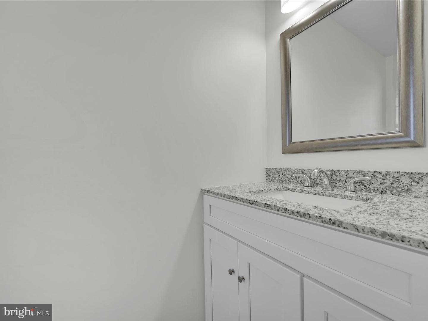 218 W High Street photo 13