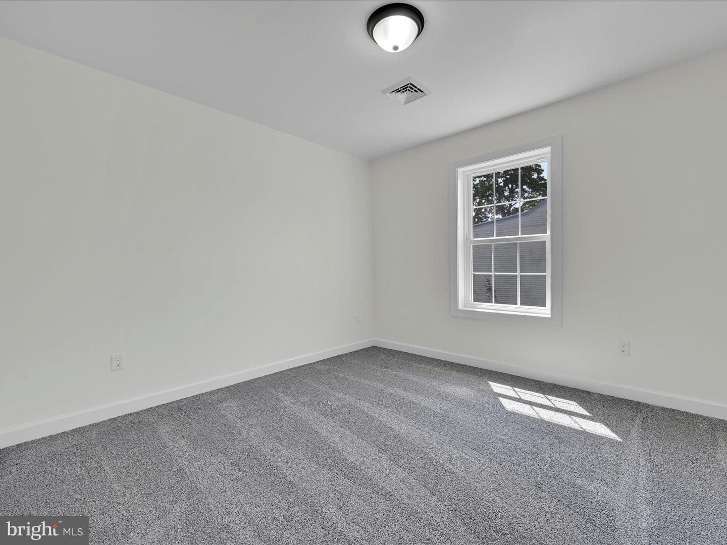 218 W High Street photo 19