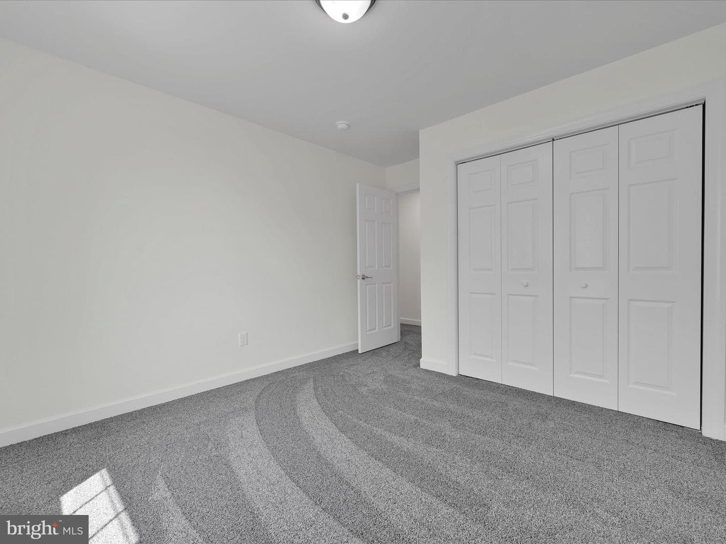 218 W High Street photo 20