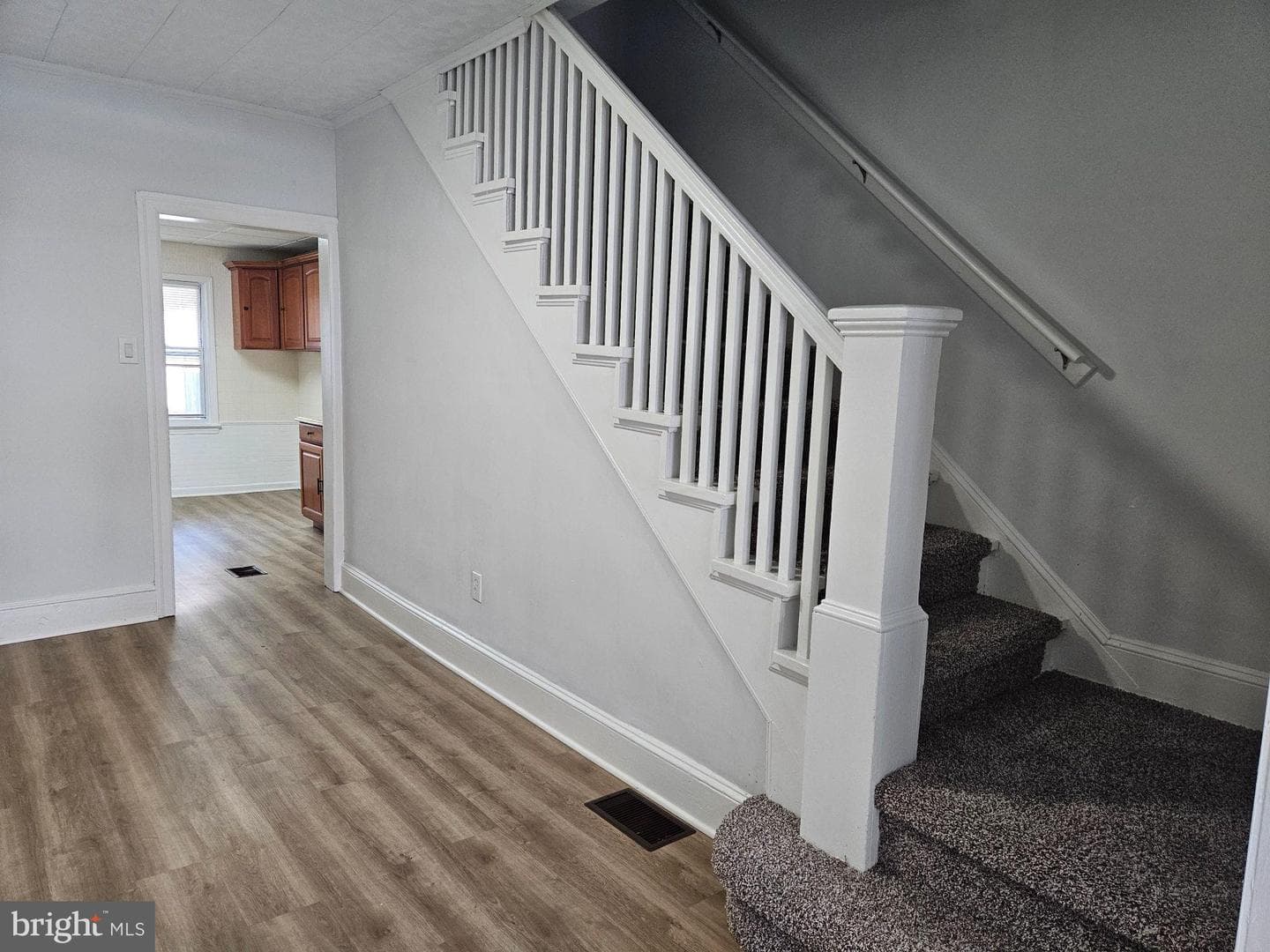 144 S Nichols Street photo 5