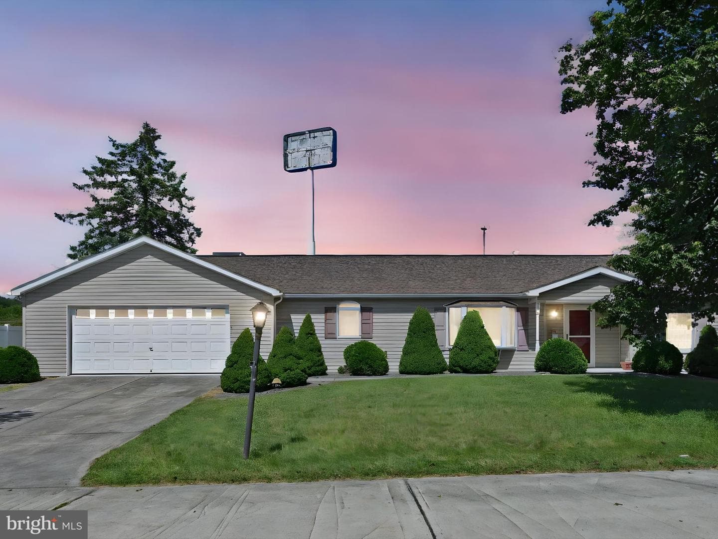 101 Juniper Court photo 2