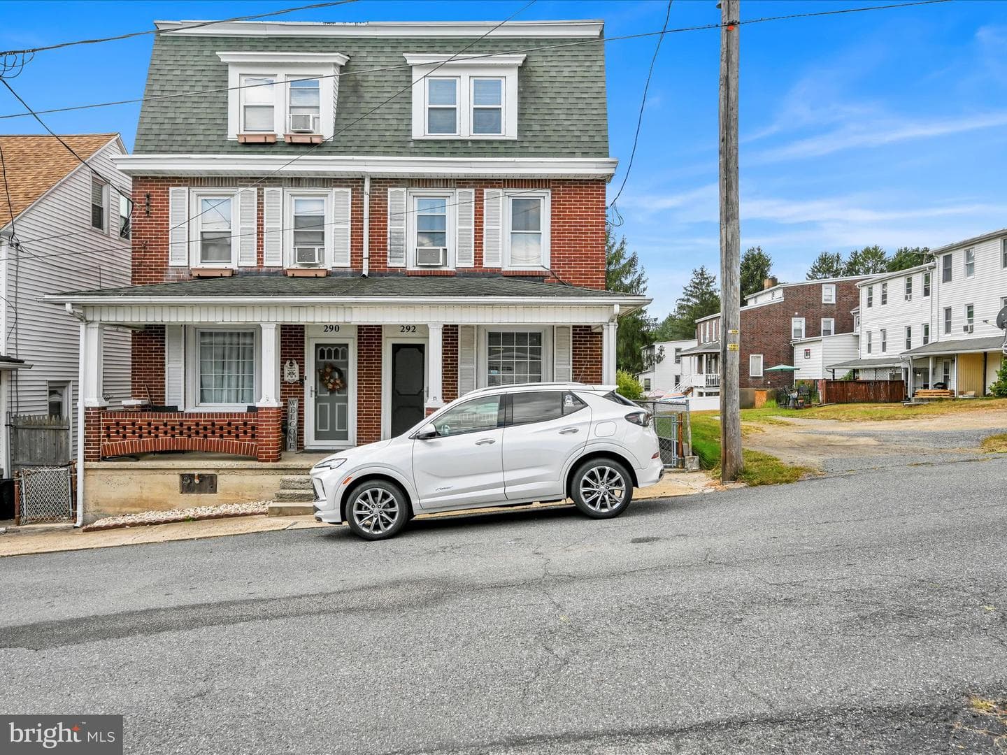 292 Wood Street photo 3
