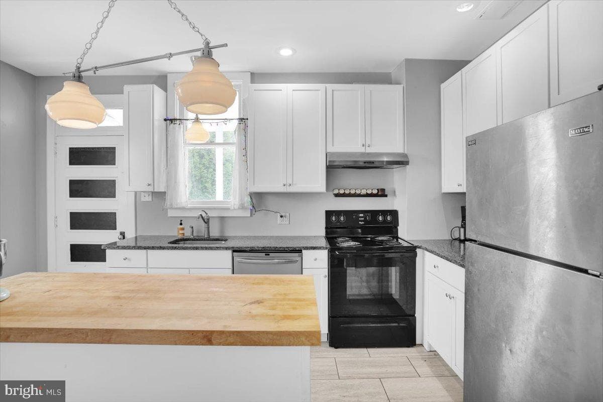 315 Morgan Avenue photo 2