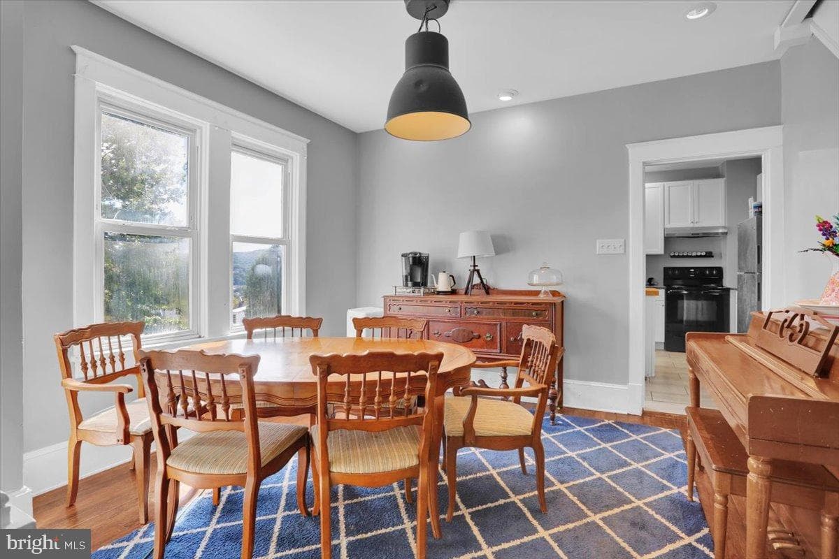 315 Morgan Avenue photo 4