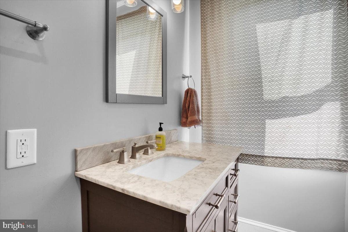 315 Morgan Avenue photo 9