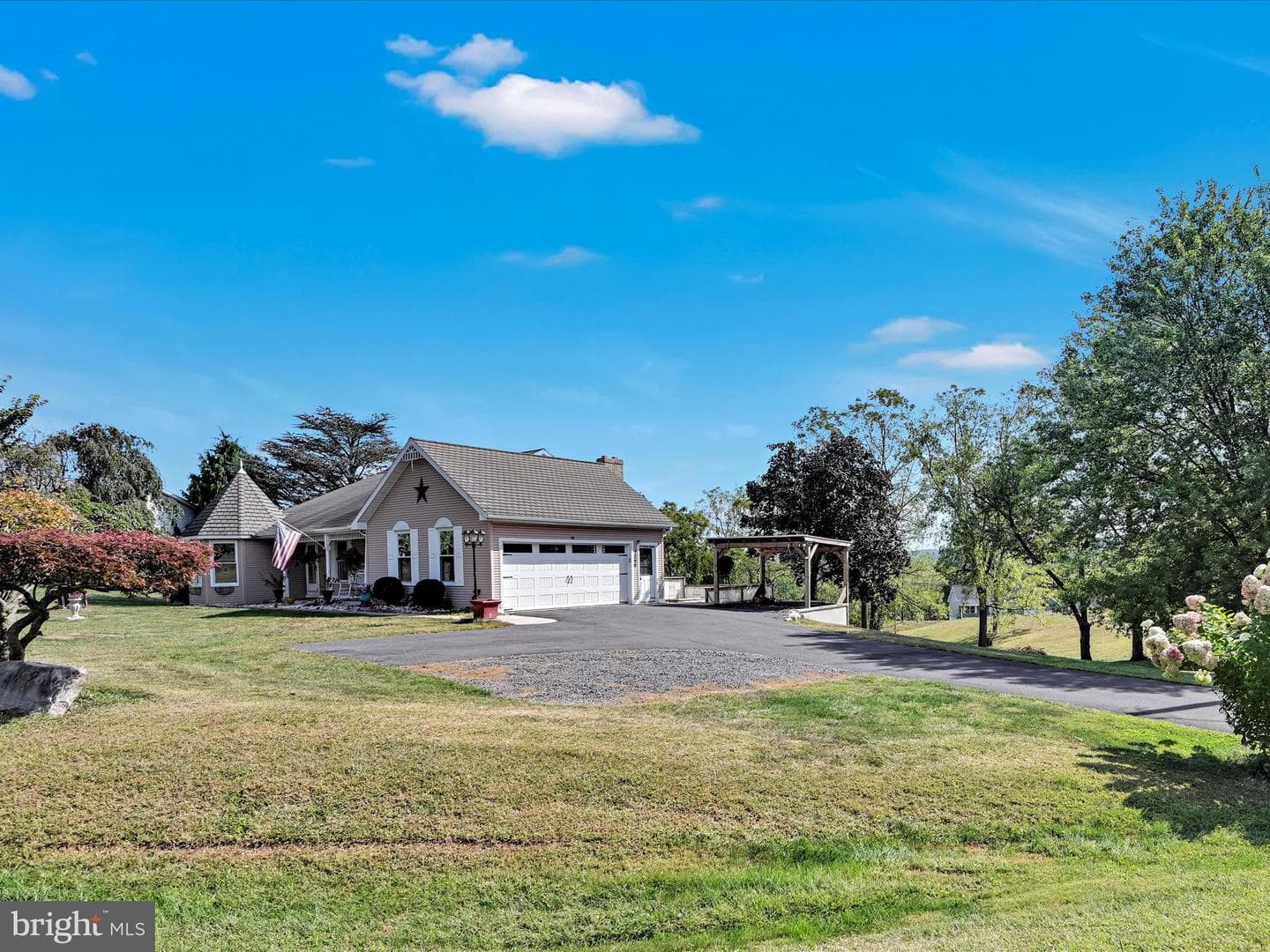 1096 Indian Drive photo 3