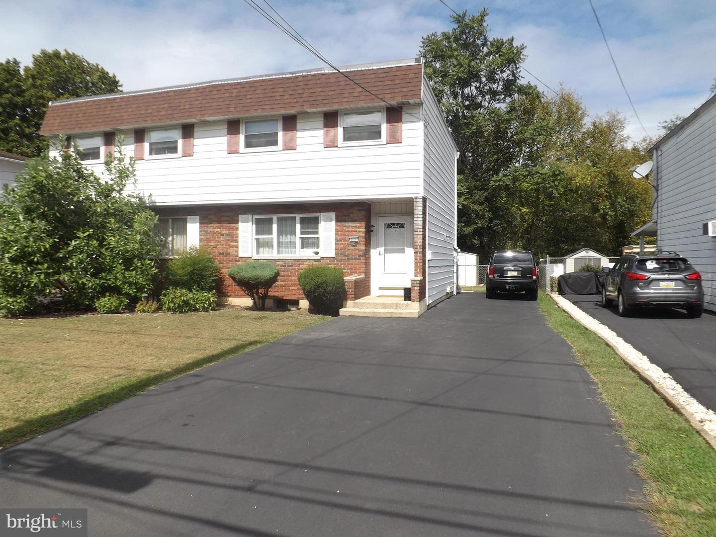 211 E Bacon Street photo 1