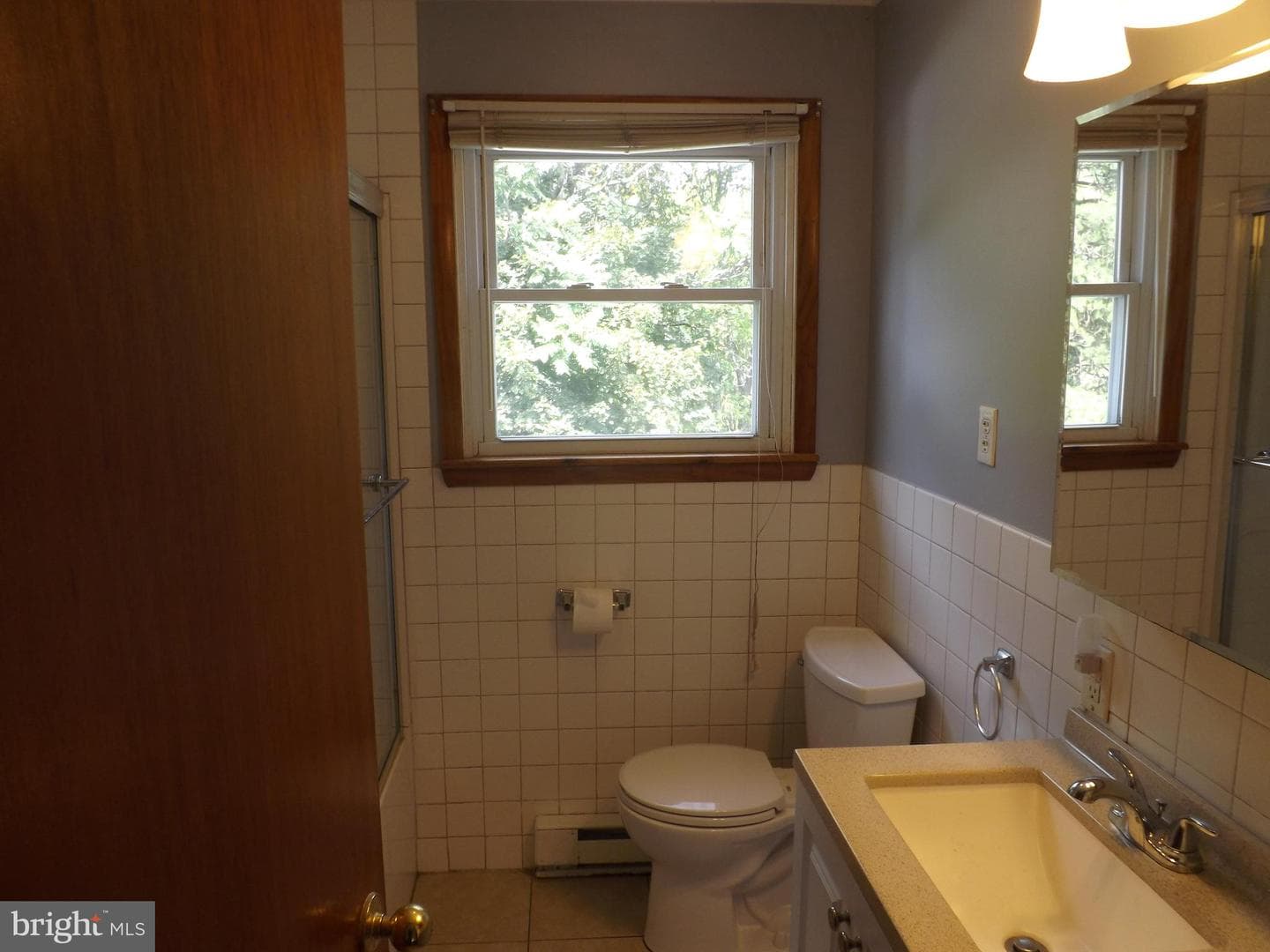 211 E Bacon Street photo 15