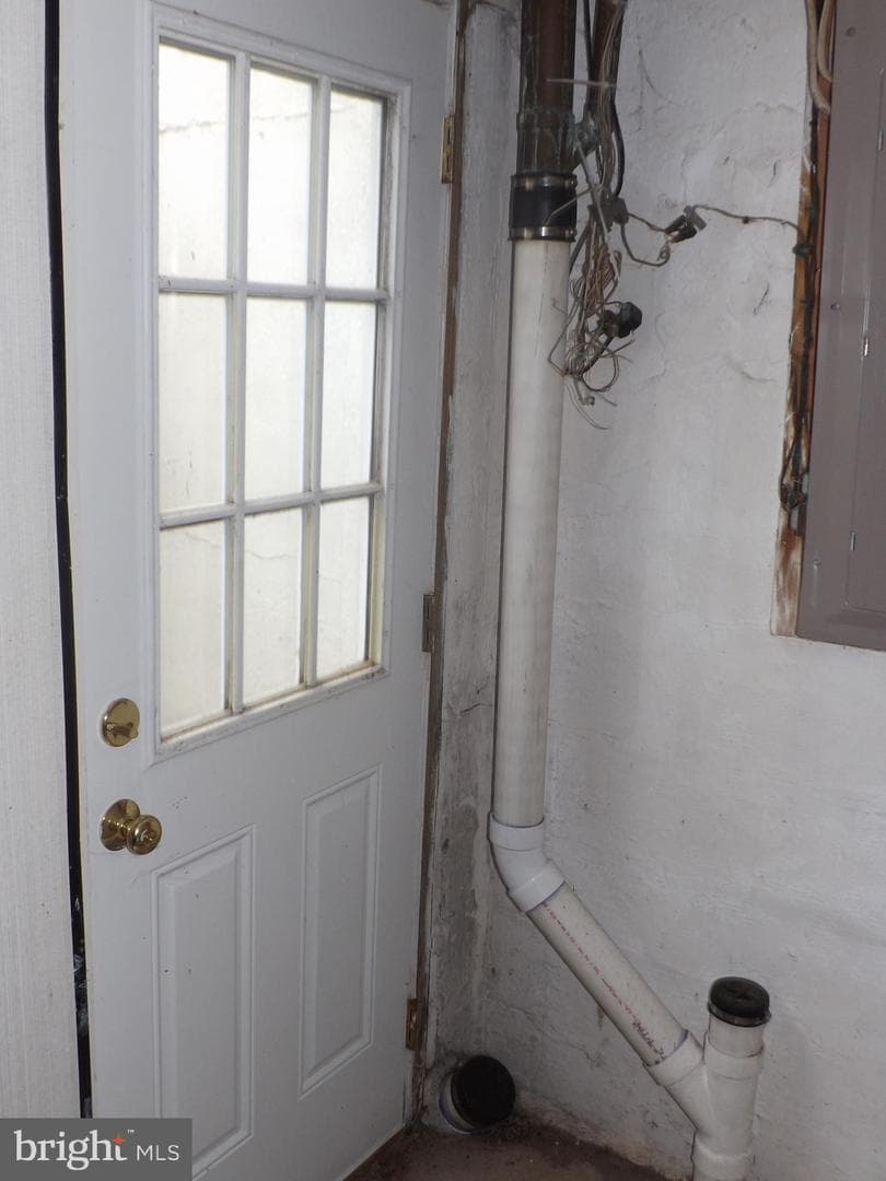 211 E Bacon Street photo 28
