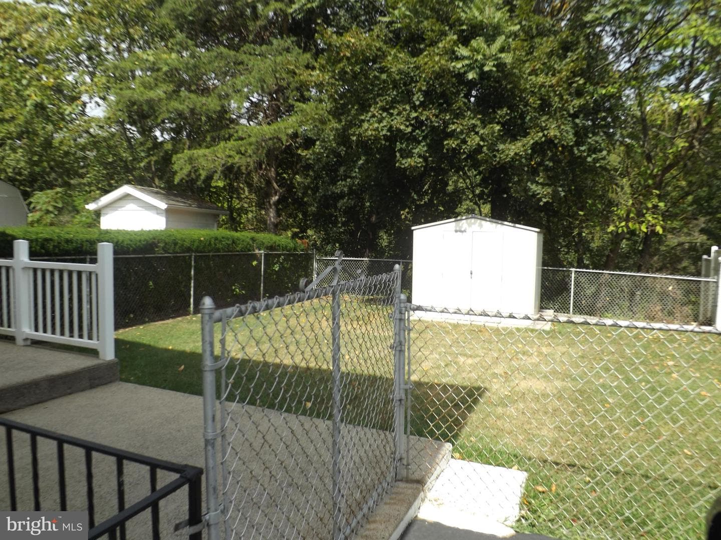 211 E Bacon Street photo 4
