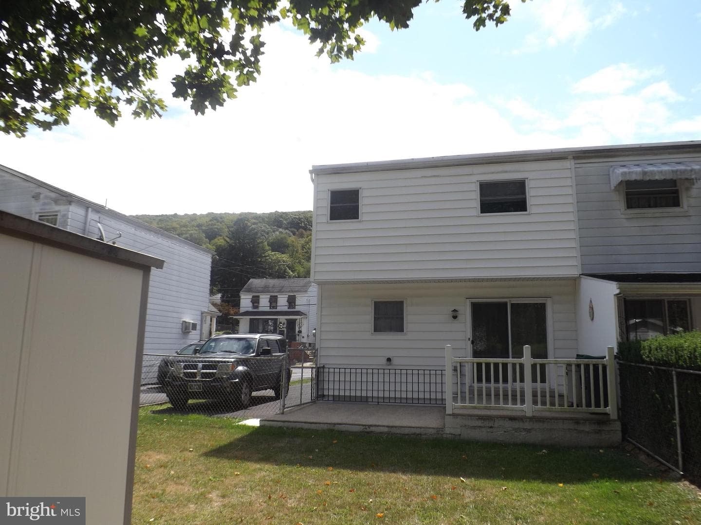 211 E Bacon Street photo 6