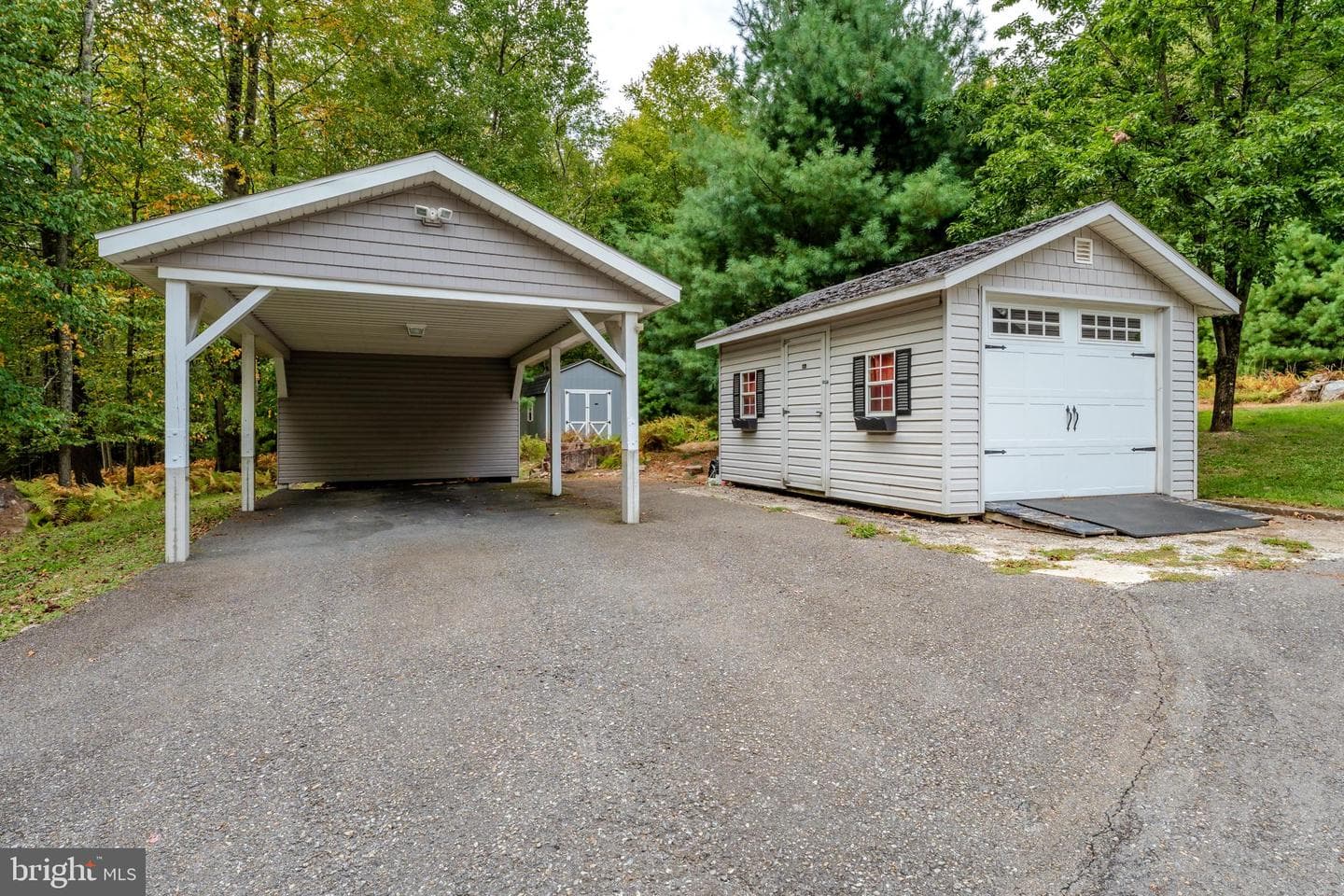 599 Blue Mountain Drive photo 10