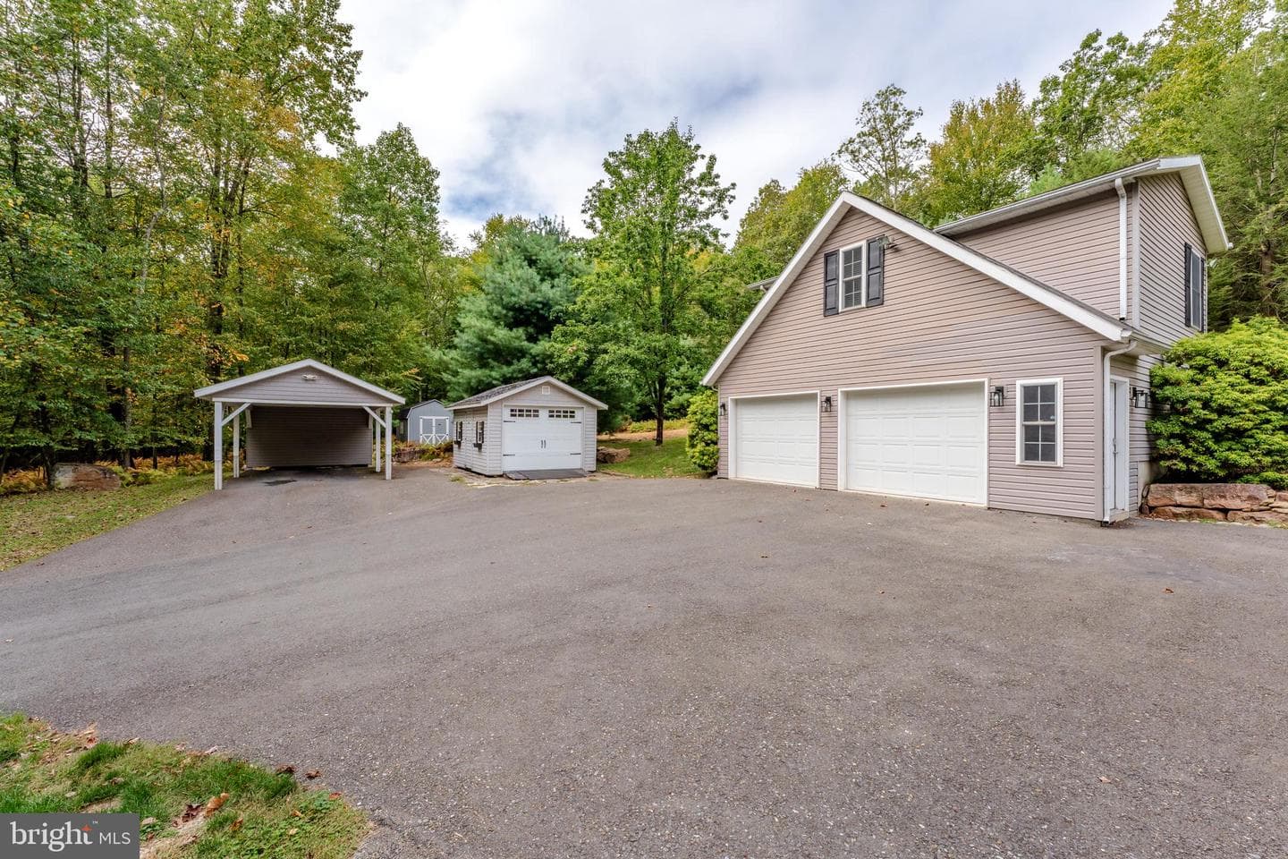 599 Blue Mountain Drive photo 12