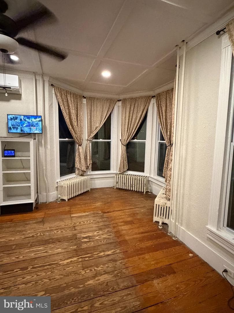2 E Grand Avenue photo 20