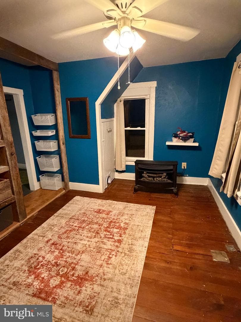 2 E Grand Avenue photo 37