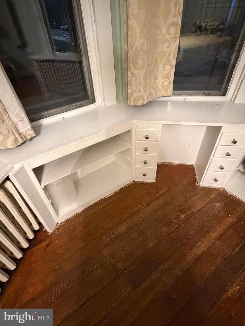 2 E Grand Avenue photo 41