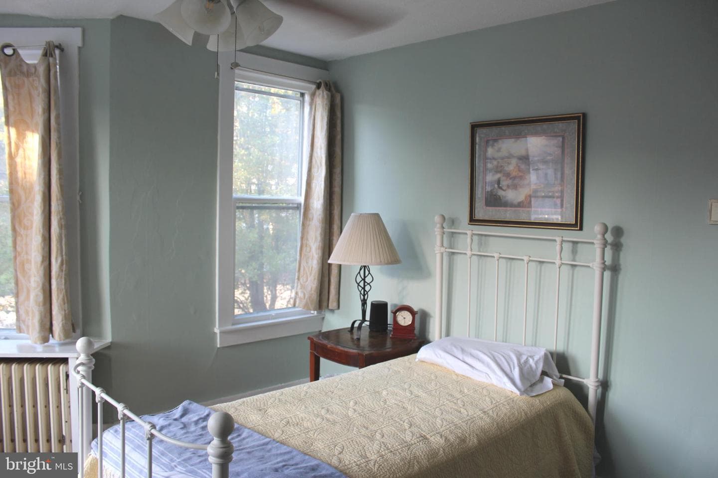 2 E Grand Avenue photo 43