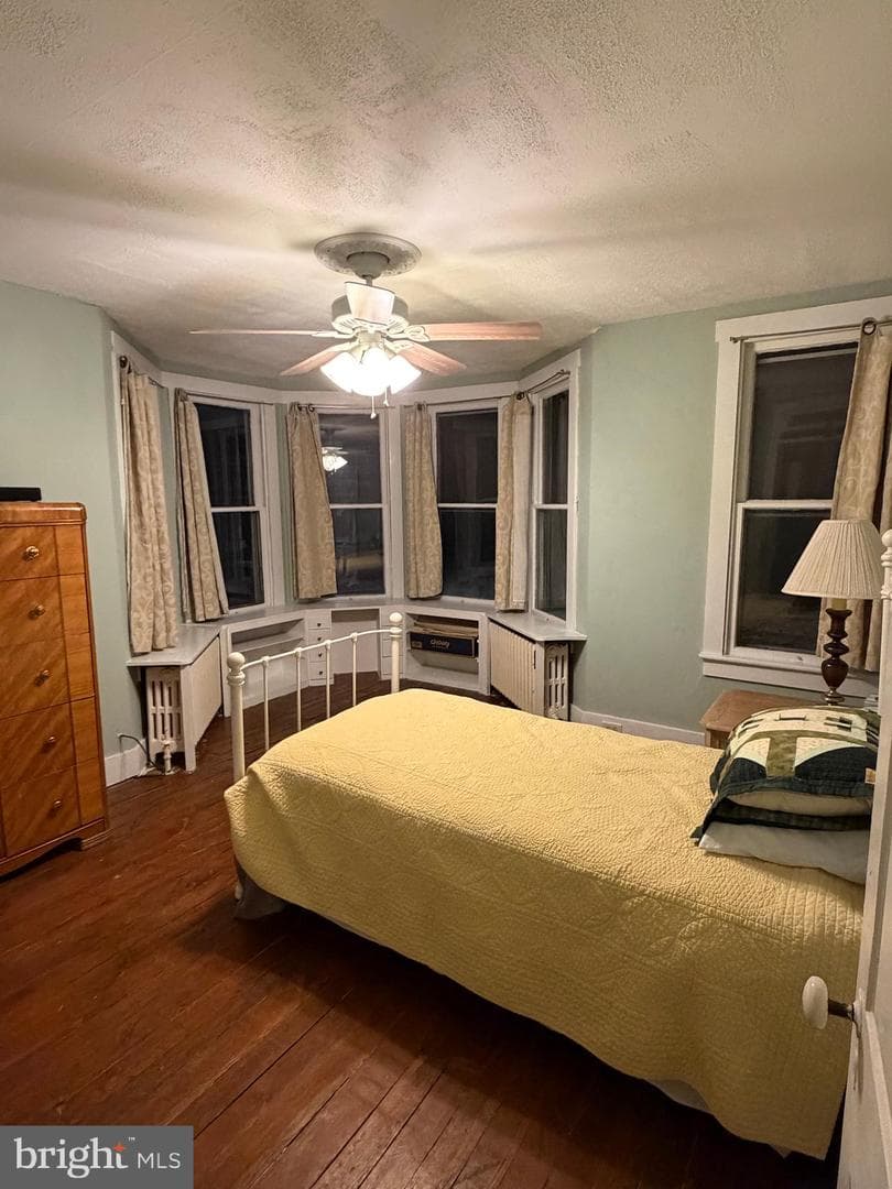 2 E Grand Avenue photo 45